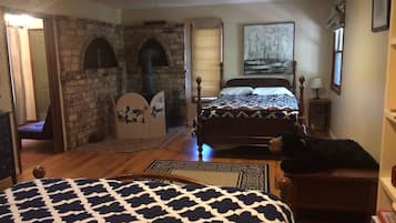 3 chambres, bureau, fer et planche à repasser, lit parapluie