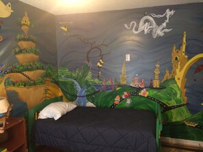 3 Schlafzimmer, Schreibtisch, Bügeleisen/Bügelbrett, Reisekinderbett