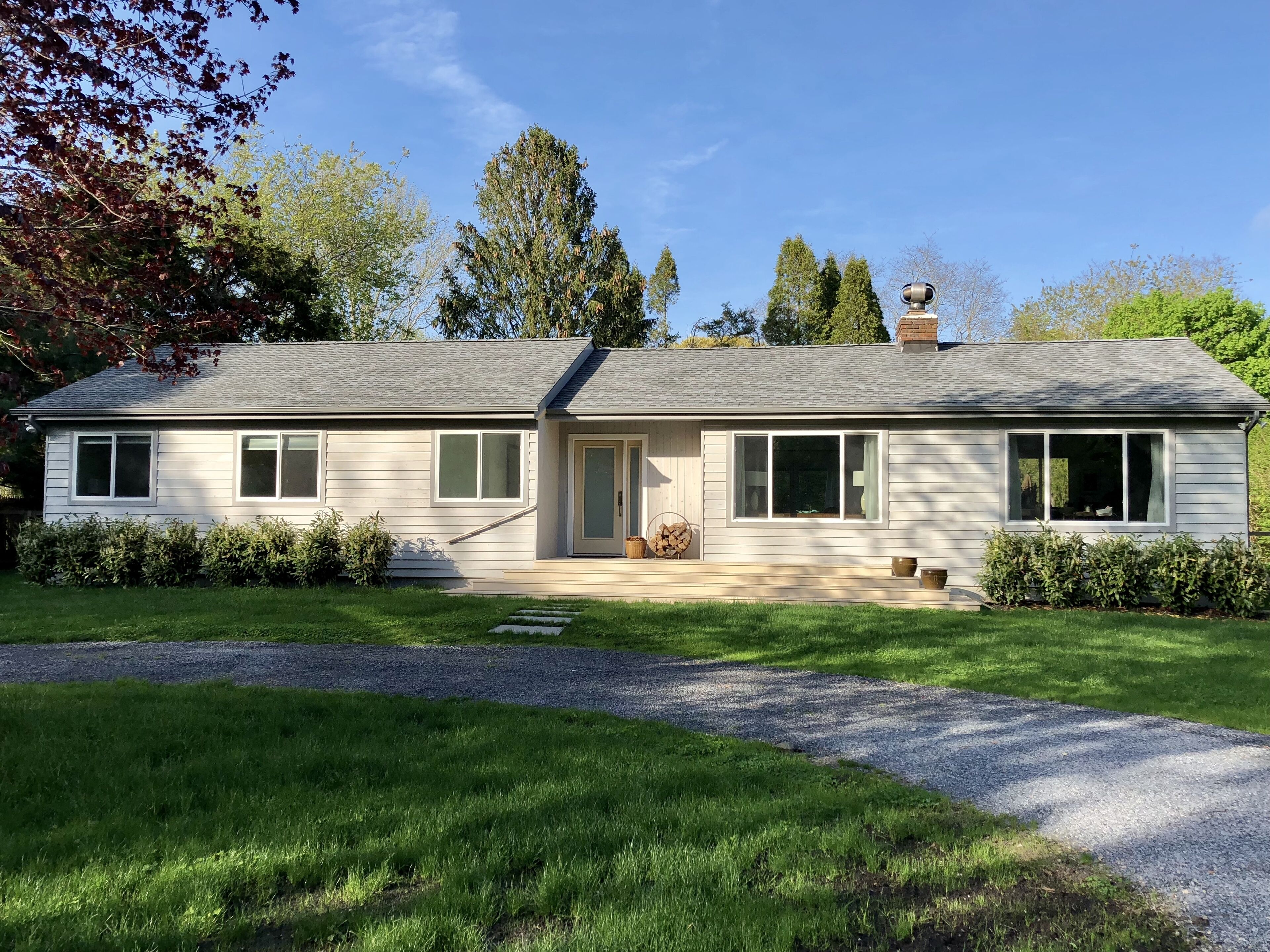 Chic, Serene, Sunfilled, Renovated Retreat.  