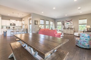 Interior - Huge (~2,700 SqFt) Home! Golf Cart, 6 Bikes! Beach & Pool Nearby! ~ Shore Thing at Frangista Beach (Miramar Beach)