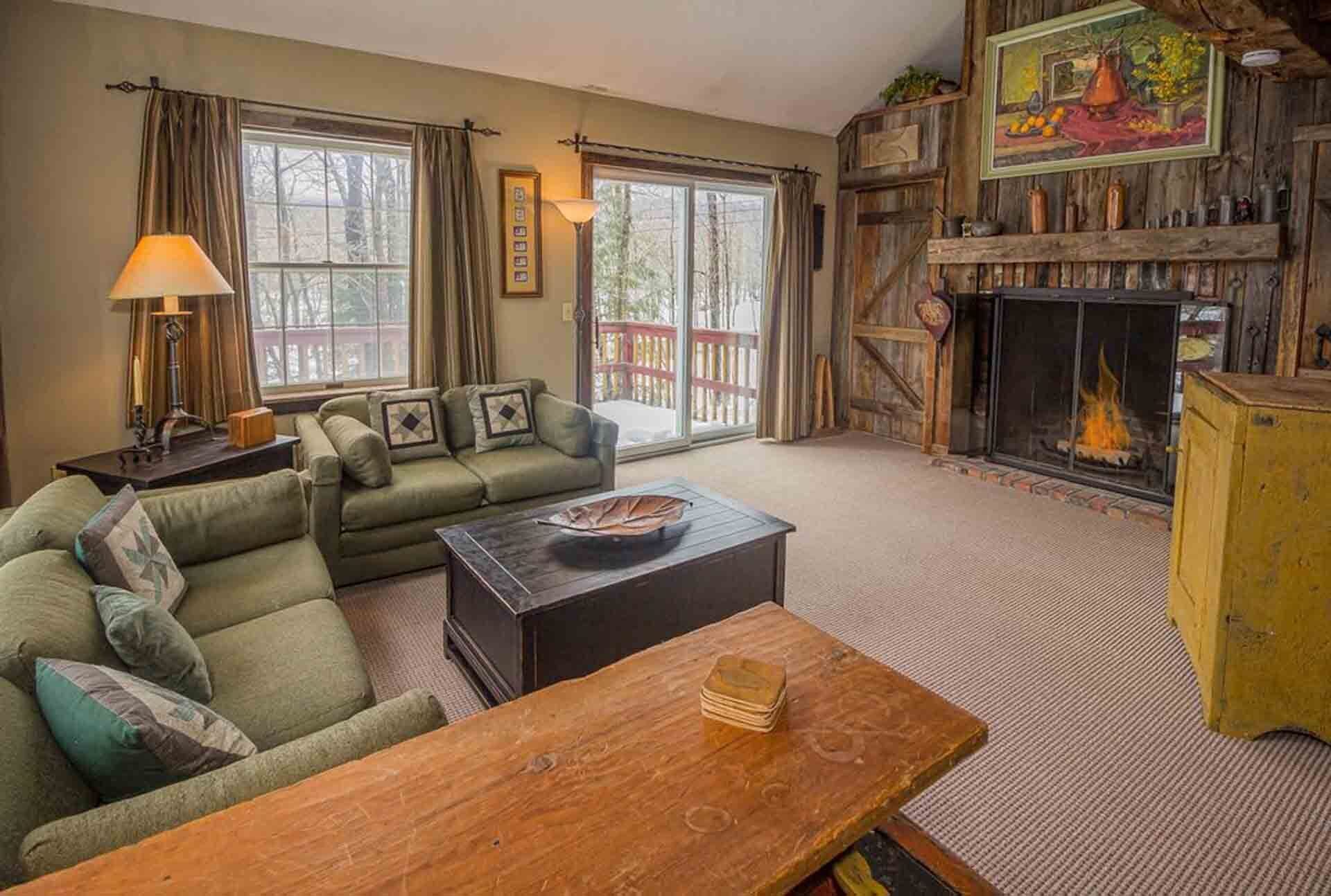 Authentic Vermont Ski House - 4 bedroom/3 bath- 1.5 miles to Mt. Snow