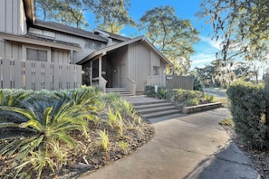 Exterior - Golf Course Views, Near Beach, Steps to the Pool! (Hilton Head Island)