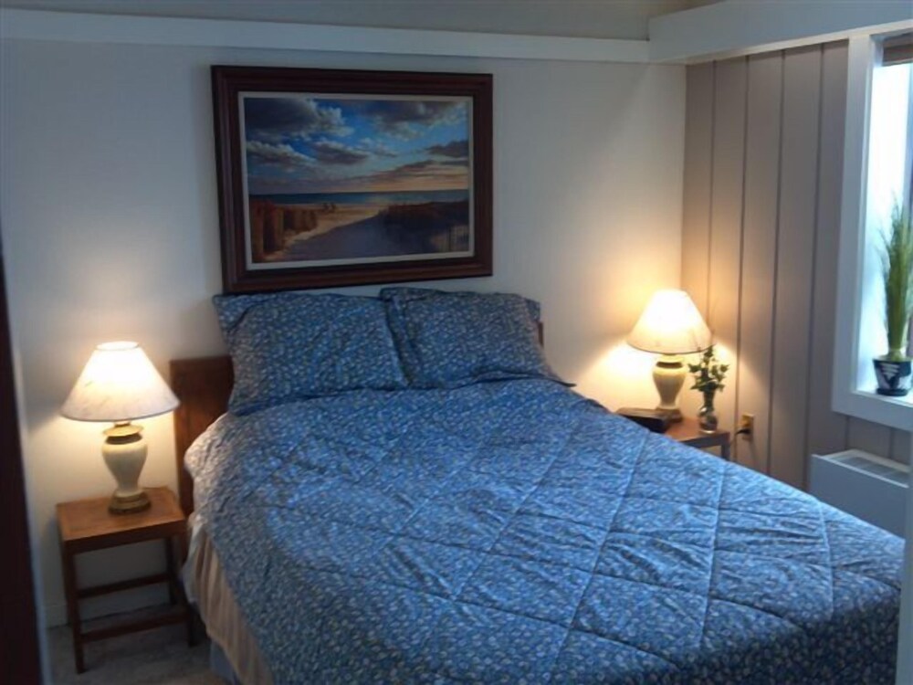 2 bedroom condo on Lake Michigan Homestead Resort M22 Glen Arbor