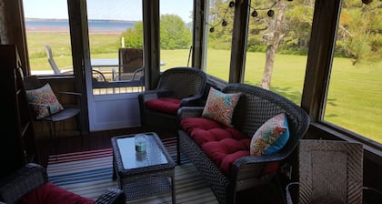 Cozy, private ocean/ beach front cottage with spectacular views in Fortune PEI