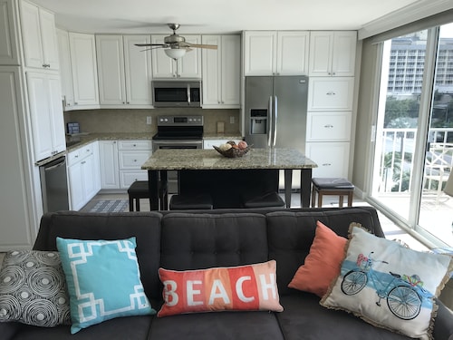 Completely renovated and spacious 1bed/1bath in sought after location on Marco