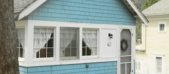 2BR Mountain Cabin - with Hot out of the oven Baked Breakfast each morning!!