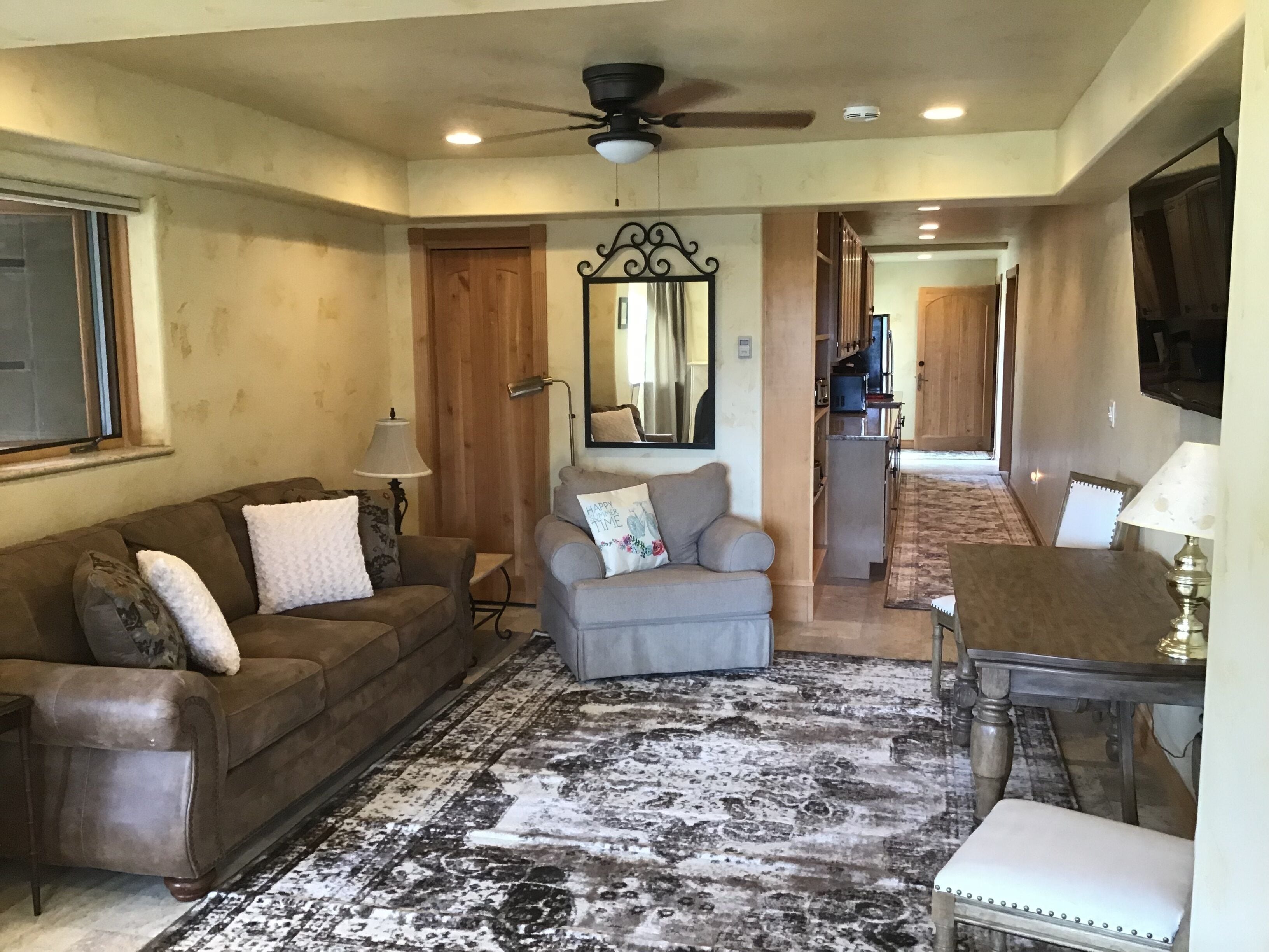 Under the Gondola - Flat Top Suite, Dog Friendly! #VHR-13-02