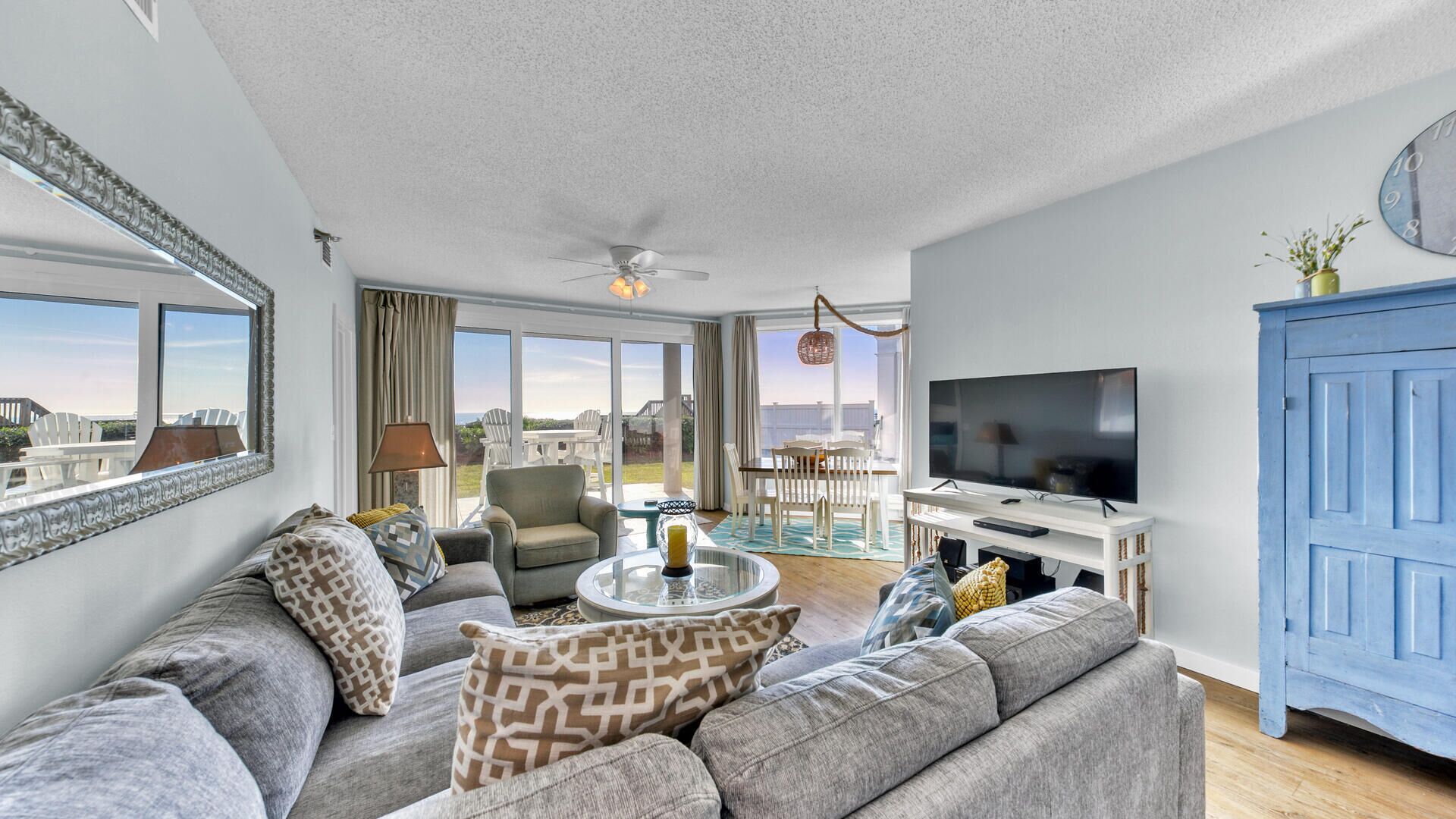 🐬 Gulf front!! ☀️ Pool ~ Wifi ~ Grill ~ 🐬Beach Chairs ~ Private ~Near Rosemary