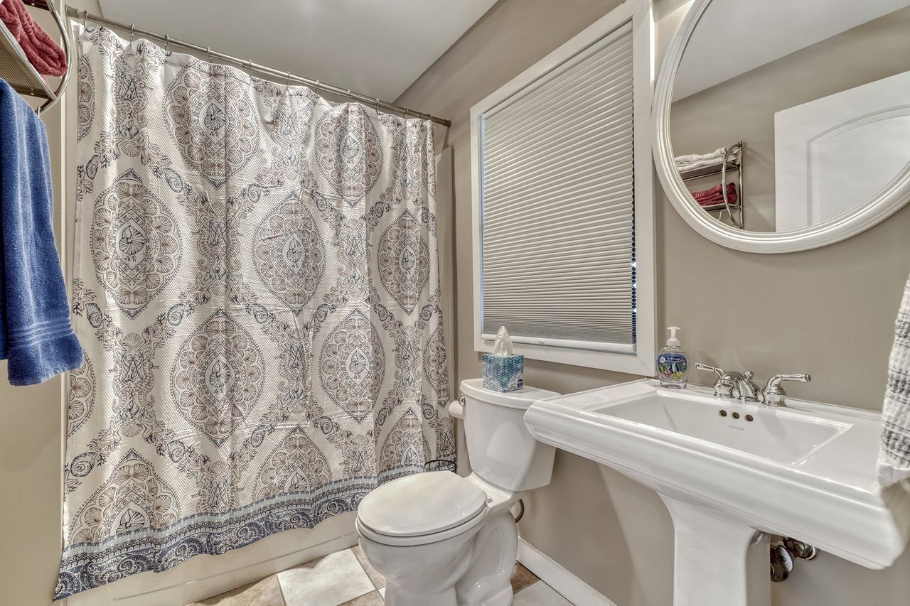 Beachfront Home On Lake Ontario W/60 ft Of Private Beach