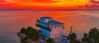 Optimystical Vista — Gulf-Front Escape with 270° Views & Elevator