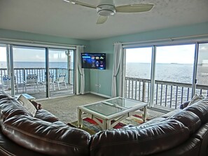 Smart TV, table tennis