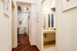 Doccia, asciugacapelli, bidet, asciugamani