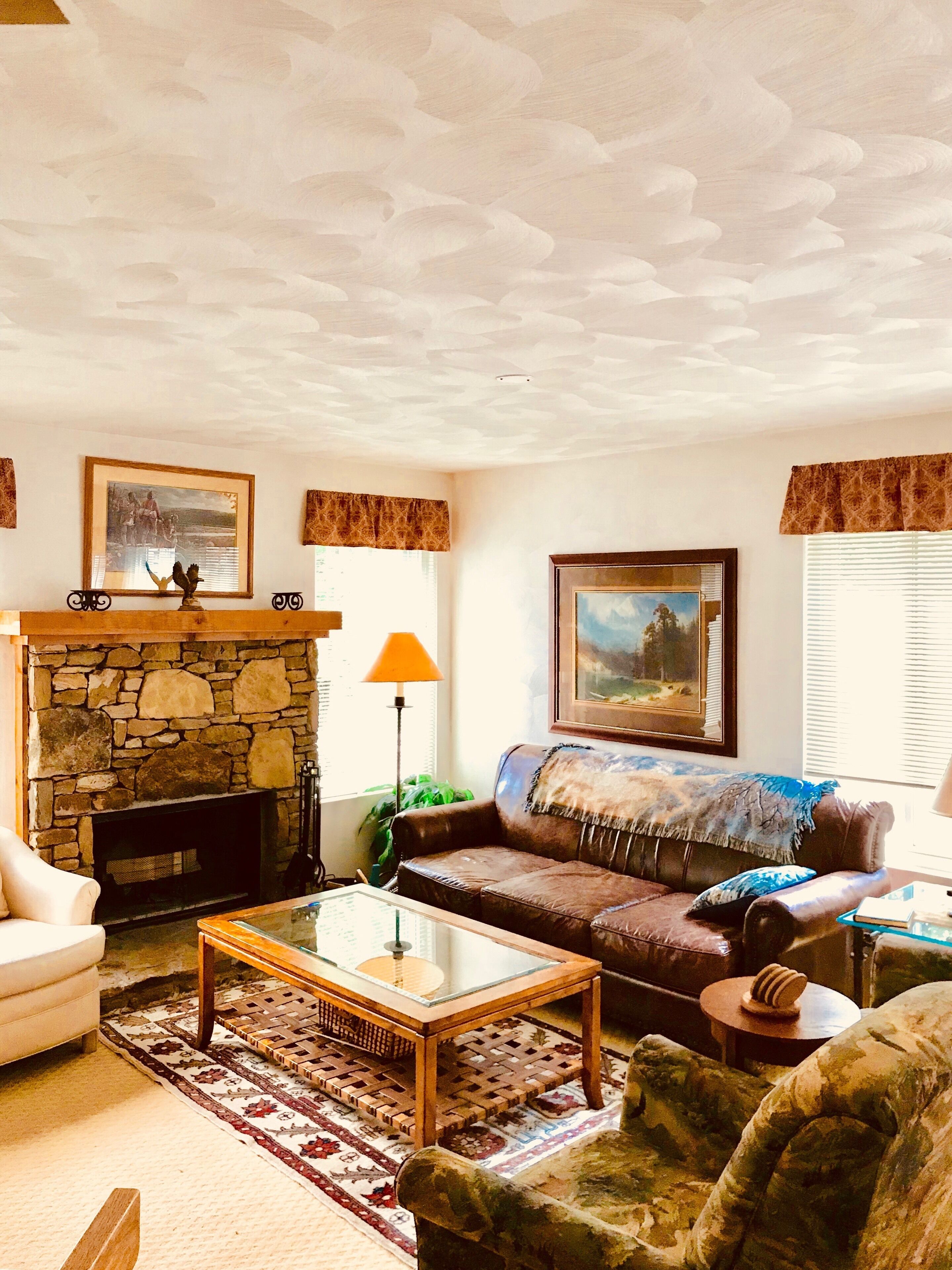 5 Bedroom End Unit Townhouse /Extra Lower Level /ideal Families or Kids Or Guest