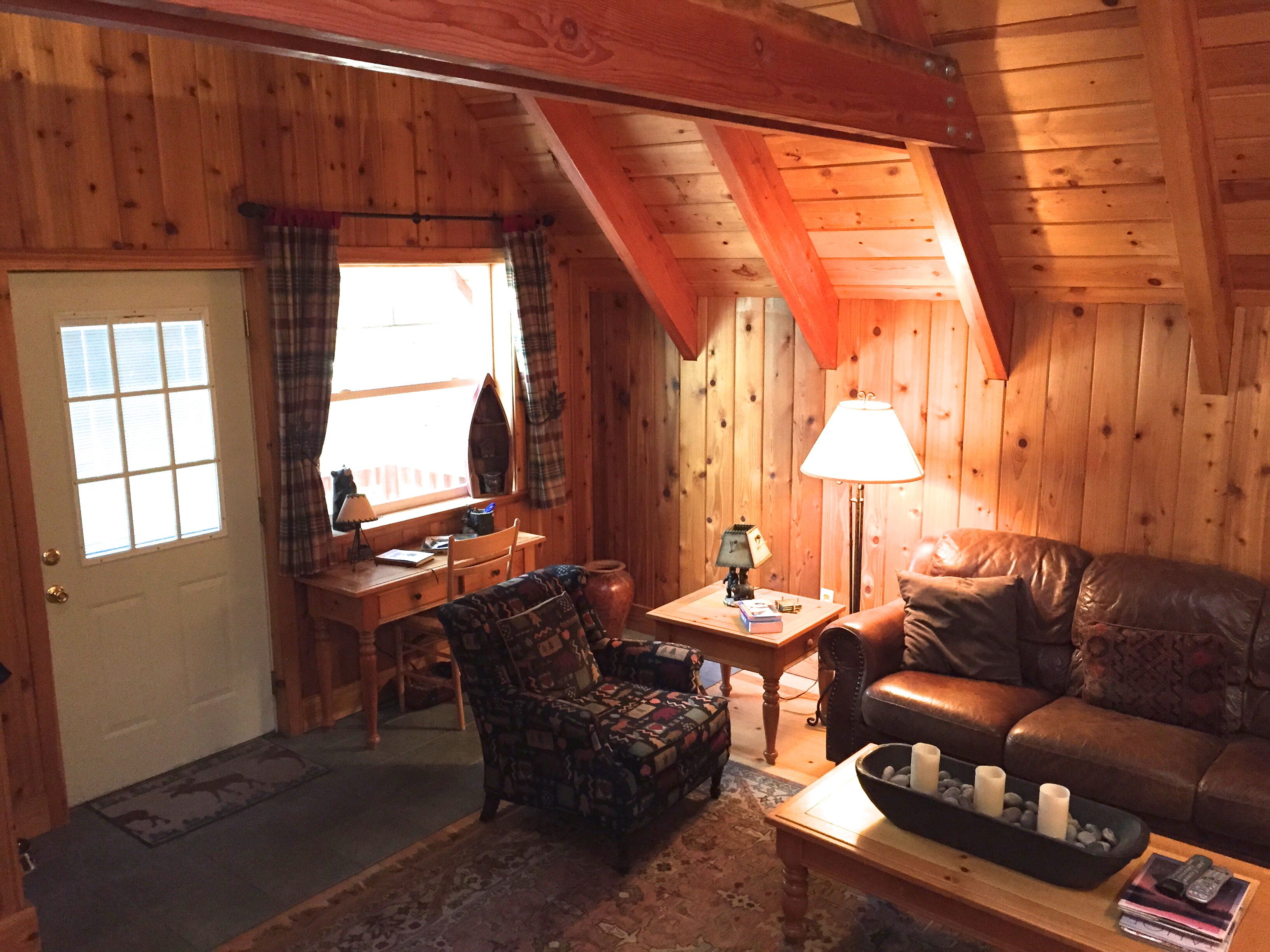 Tahoe Park Luxury Cabin with Vintage Charm, Walk to Beach, Dog Friendly!