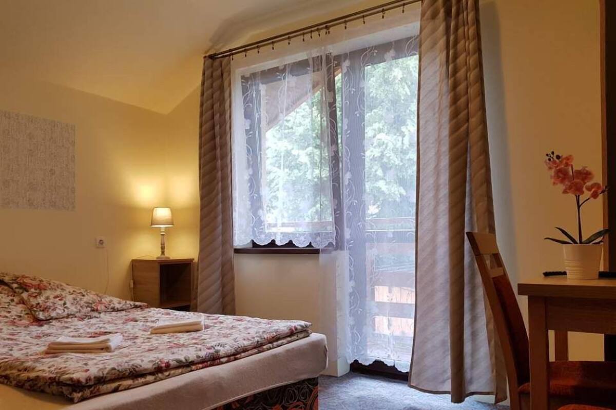 Standard Double or Twin Room, Mountain View | 1 bedroom, desk, soundproofing, iron/ironing board
