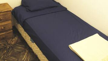 Quarto solteiro, 1 cama de solteiro grande, para não fumantes | Cortinas blackout, Wi-Fi de cortesia, roupa de cama
