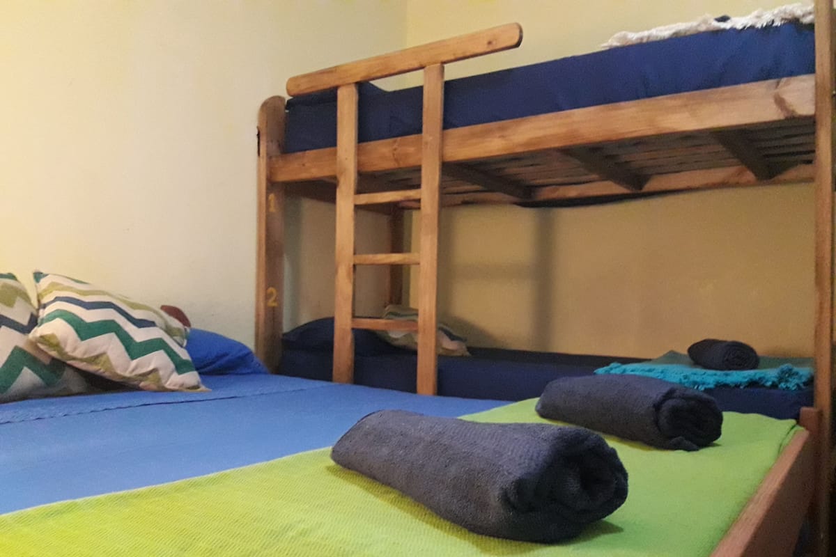Dormitorio compartido básico, 1 cama individual, para no fumadores | Cortinas blackout, wifi gratis y ropa de cama