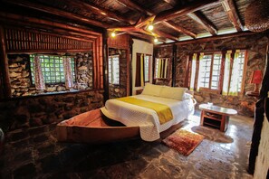 Comfort Cabin | Premium bedding, in-room safe, individually furnished, desk - Hosteria Flor de Canela (Puyo)