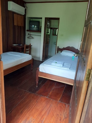 Camera Standard con 2 letti singoli, bagno privato | Wi-Fi gratuito