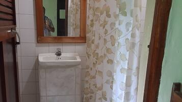 Standard Double Room, Private Bathroom | Bathroom | Shower, towels, soap, shampoo