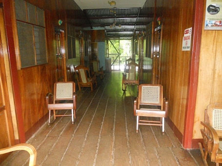 Interior. Hotel Cabinas Leyko
