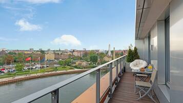 Exclusive Apartment, 1 King Bed with Sofa bed, Non Smoking, River View | Balcony