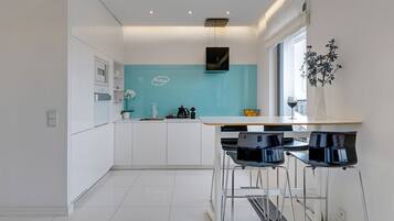 Exclusive Apartment, 1 King Bed with Sofa bed, Non Smoking, River View | Private kitchenette | Fridge, oven, stovetop, dishwasher