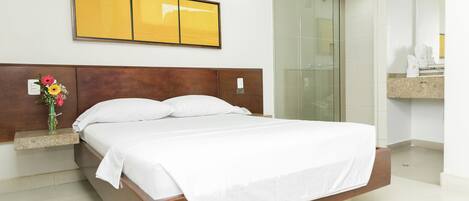 Quarto superior, banheira de imersão (Air conditioner) | Cortinas blackout, quartos à prova de som, ferros/tábuas de passar roupa