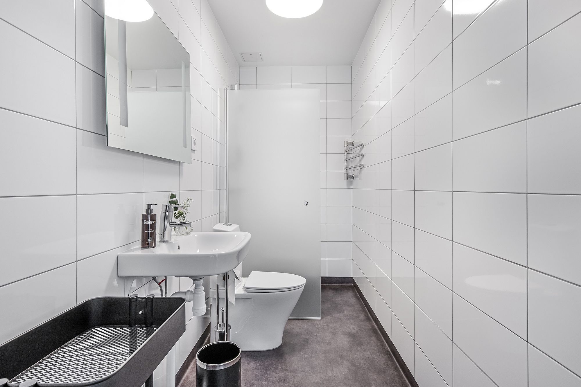 Dusj, toalettartikler (inkludert), hårføner og håndklær
