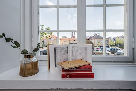 Decoración personalizada, escritorio y cortinas blackout