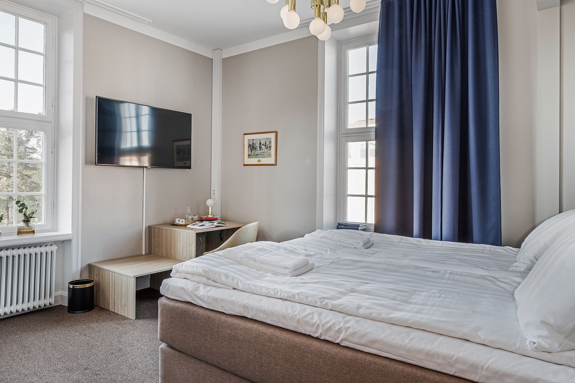 big classic double room | 1 bedroom, individually decorated, desk, blackout curtains
