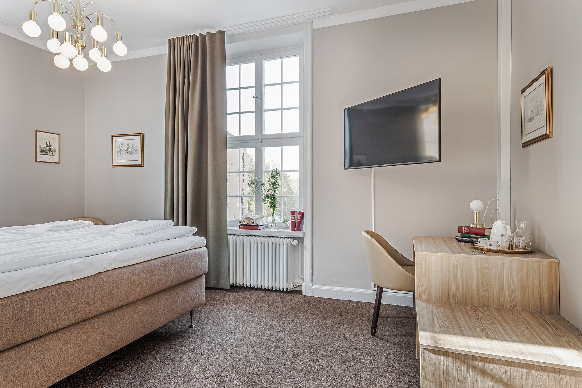 big classic double room | 1 bedroom, individually decorated, desk, blackout curtains