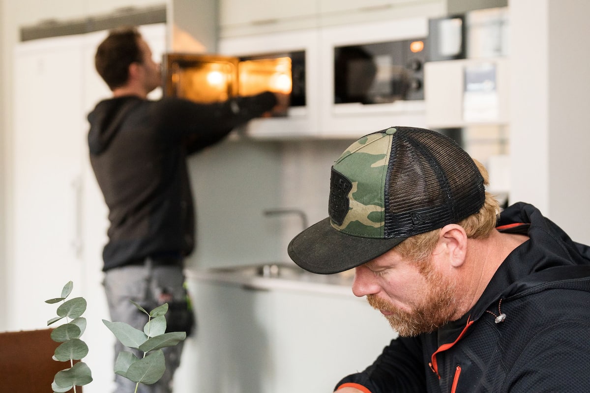 free daily self-service breakfast