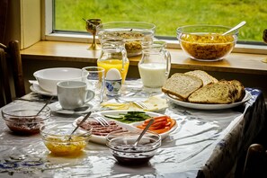 Daily buffet breakfast (ISK 3000 per person)