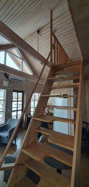 Quadruple Room, Shared Bathroom, Mountain View | Desk, free cots/infant beds, free WiFi, bed sheets