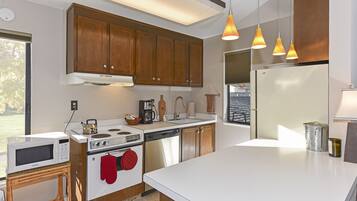 Condo, 1 Queen Bed, Balcony | Private kitchen | Fridge, microwave, oven, stovetop