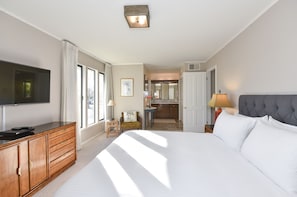 Apartment, 1 Queen-Bett, Balkon | 1 Schlafzimmer, Bügeleisen/Bügelbrett, Bettwäsche