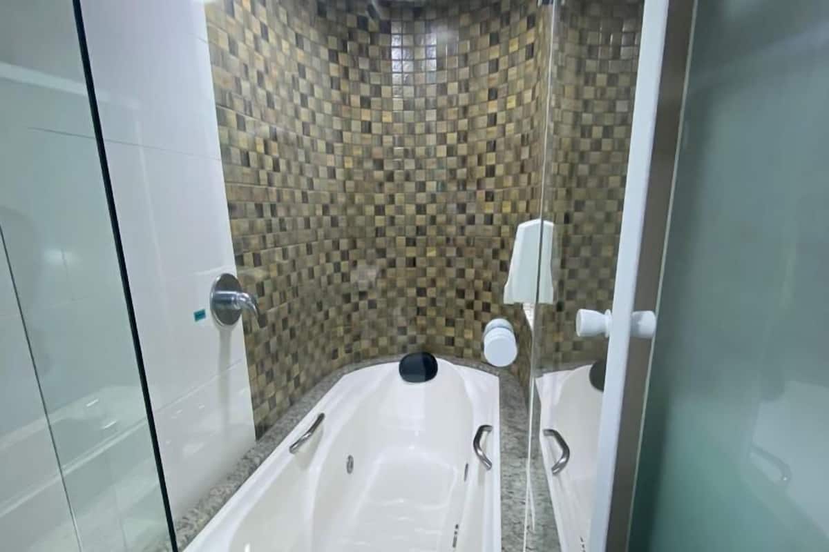 Amenidades de baño gratuitas y secadora de cabello