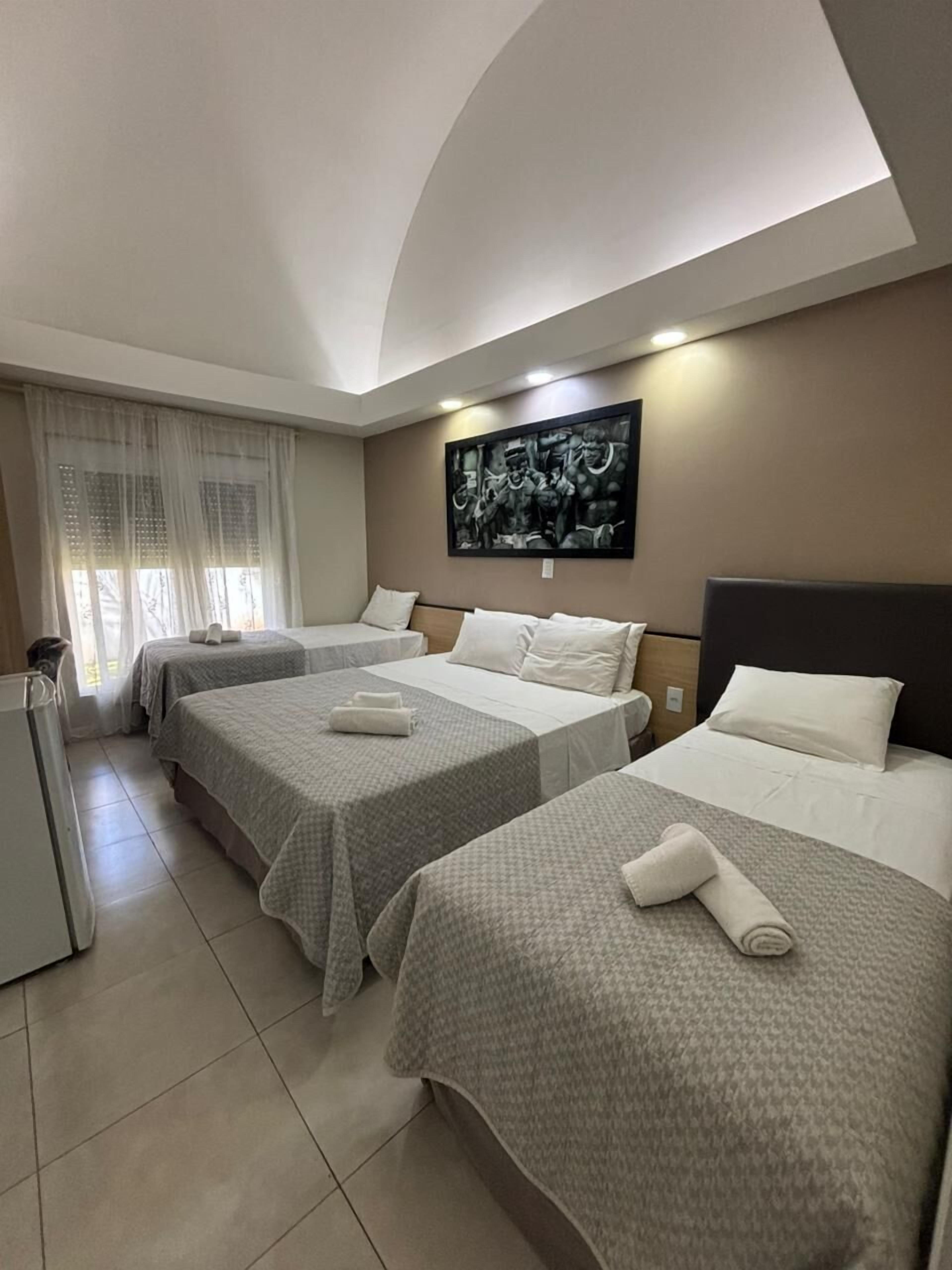 Phòng 4 Deluxe | Bàn, bàn ủi/dụng cụ ủi quần áo, truy cập Internet không dây miễn phí 