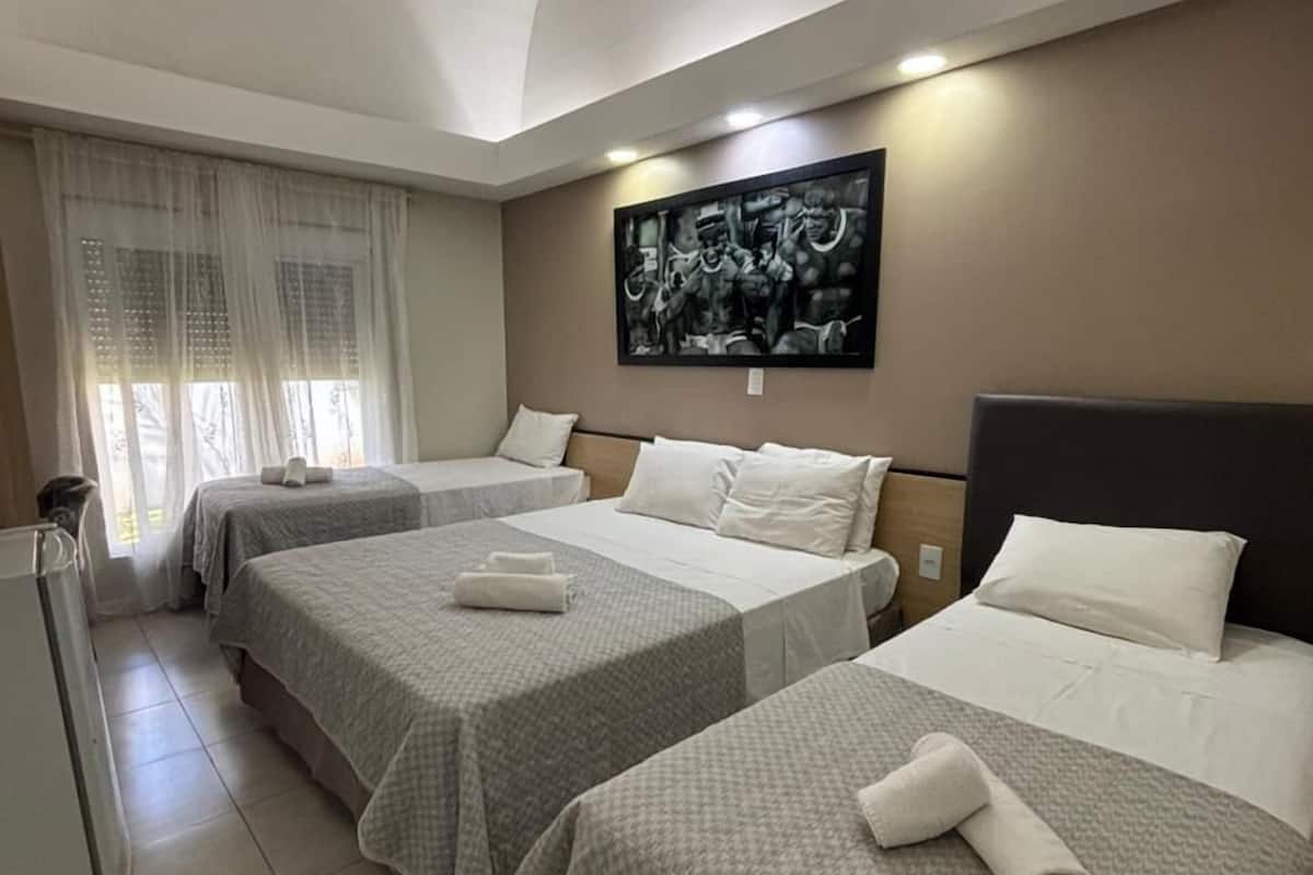 Deluxe Quadruple Room | Desk, iron/ironing board, free WiFi, wheelchair access