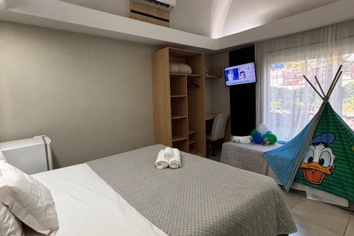 Triple Room | Desk, iron/ironing board, free WiFi, wheelchair access