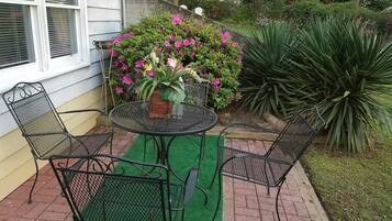 Appartement, plusieurs lits, accessible aux personnes à mobilité réduite (Southern Retreat) | Terrasse/Patio