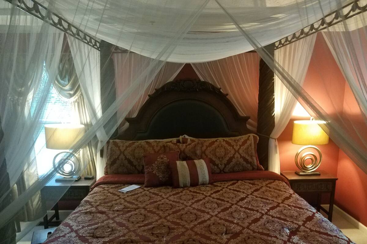 Standard Suite, 1 King Bed (Southern Living) | Laptop workspace, iron/ironing board, WiFi (free)