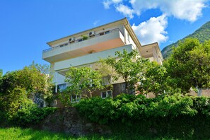 Property grounds - Apartments Soso (Kotor)