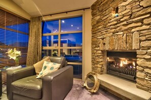 Interior - Walk to town, stunning views, private sauna! (Queenstown Hill)