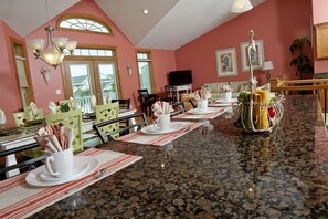 Dining - Ocean View 6 Bedroom 4 Bath Home Cooled/Heated Pool No Typical Hidden Fees!! (Tybee Island)