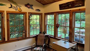 Unclassified image, 5 of 37, button - Your Summer Home - Close to Beach, Shops, Cafes, & Ferry! 50+ ⭐️⭐️⭐️⭐️⭐️ Reviews (Vineyard Haven)