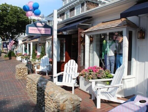 Your Summer Home - Close to Beach, Shops, Cafes, & Ferry! 50+ ⭐️⭐️⭐️⭐️⭐️ Reviews