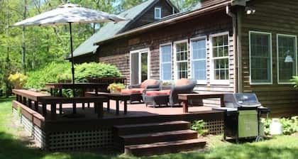 Your Summer Home - Close to Beach, Shops, Cafes, & Ferry! 50+ ⭐️⭐️⭐️⭐️⭐️ Reviews
