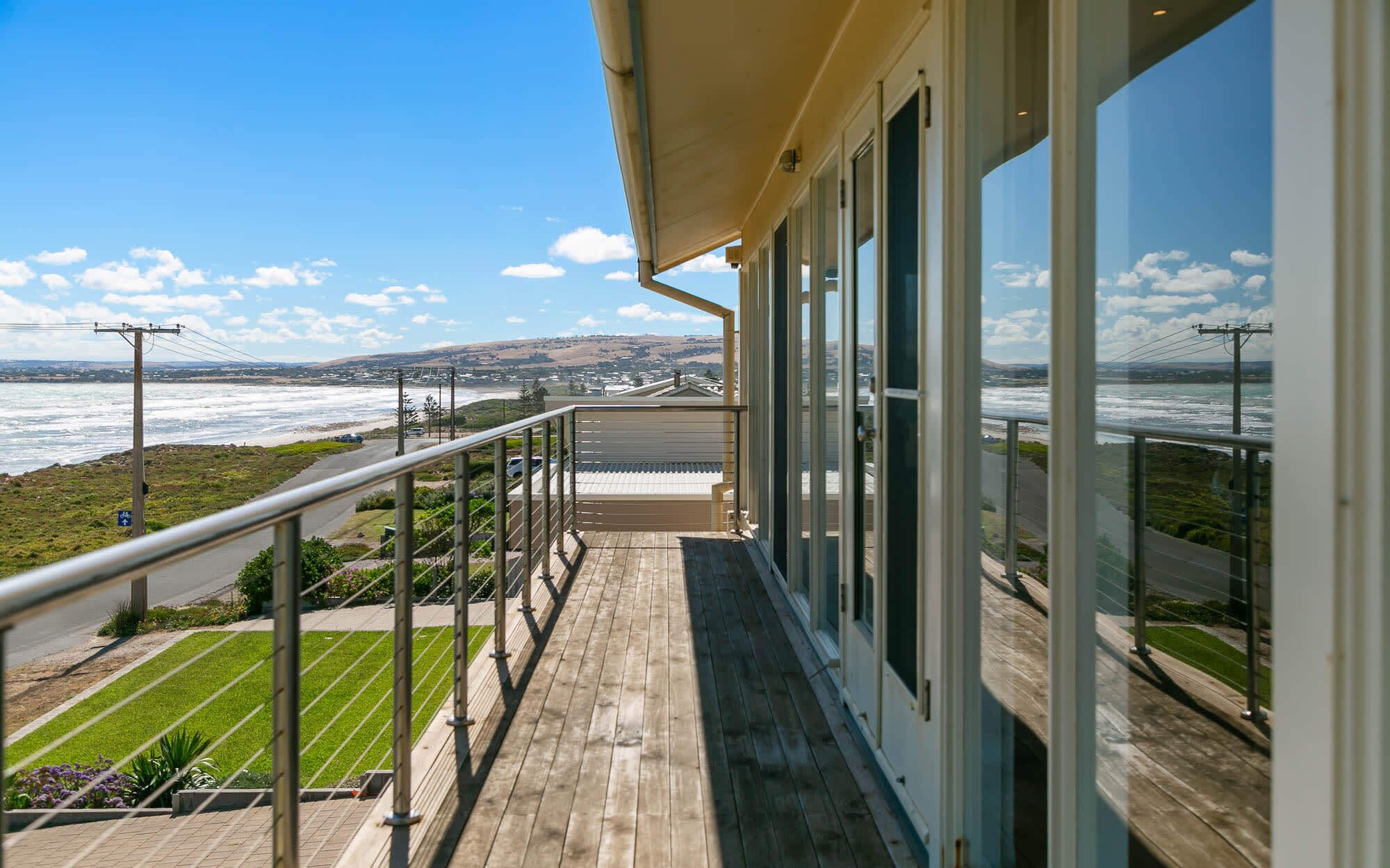 124 Surfers Pde - Beachfront — image 22